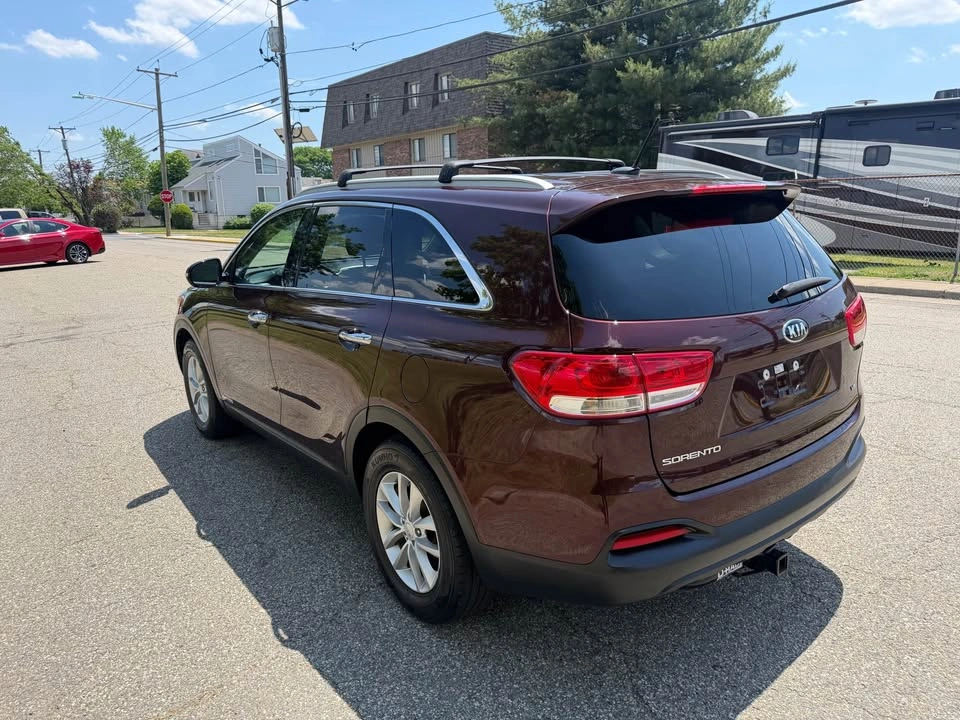 2018 Kia Sorento LX Sport Utility 4D - photo 4