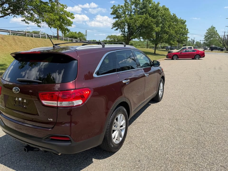 2018 Kia Sorento LX Sport Utility 4D - photo 5