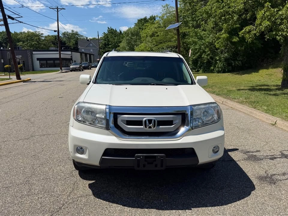 2011 Honda Pilot Touring Sport Utility 4D - photo 3