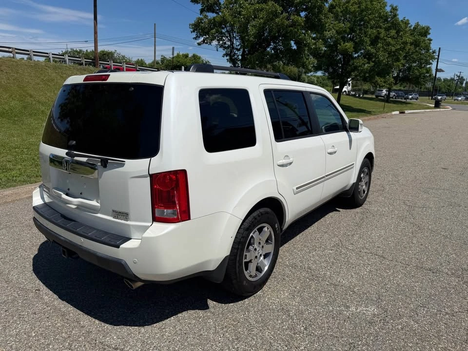 2011 Honda Pilot Touring Sport Utility 4D - photo 4
