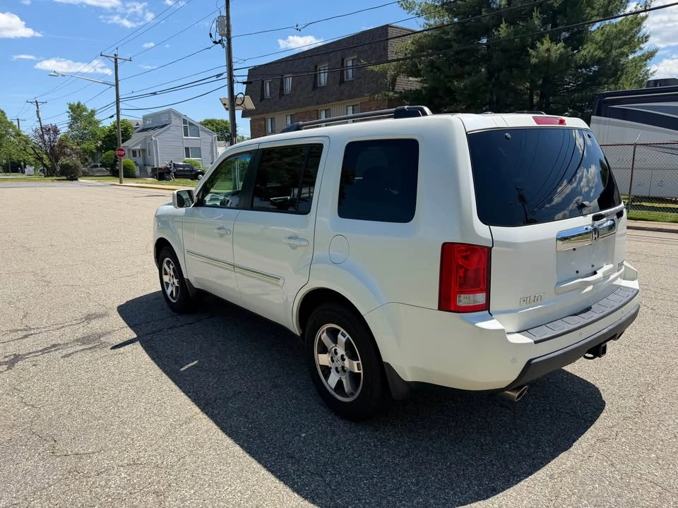 2011 Honda Pilot Touring Sport Utility 4D - photo 5