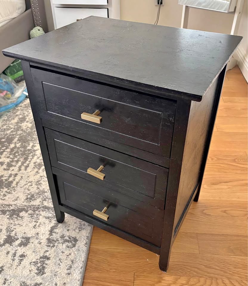 2 Wood Nighstands