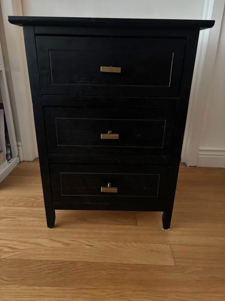 2 Wood Nighstands - photo 2
