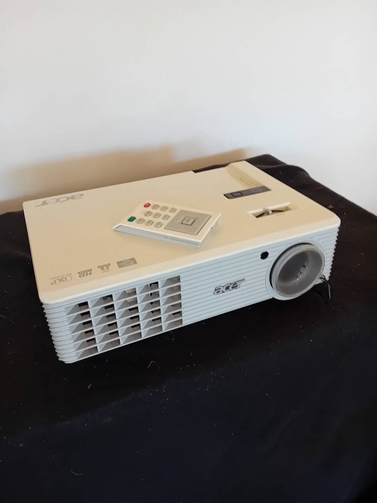 Acer H5360 DLP Projector