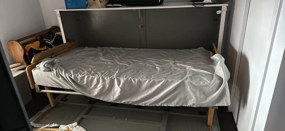 Cabinet/chest/stow away Murphy bed frame with mattress - photo 2