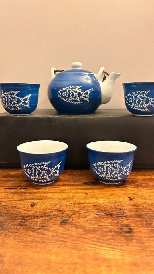 Japanese Porcelain Tea Set | Teapot, 4 Cups & Infuser - photo 4