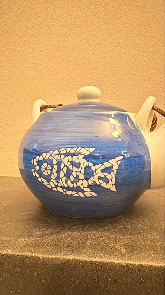 Japanese Porcelain Tea Set | Teapot, 4 Cups & Infuser - photo 5