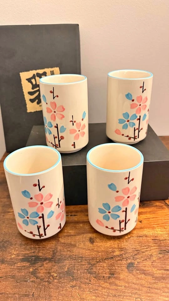 Japanese Porcelain Cherry Blossom Tea Cup Set | 4 Cups with Gift