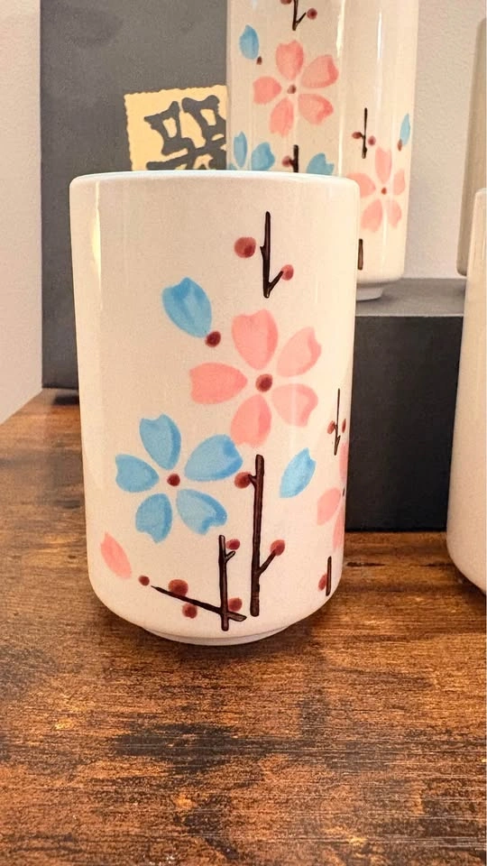 Japanese Porcelain Cherry Blossom Tea Cup Set | 4 Cups with Gift - photo 4