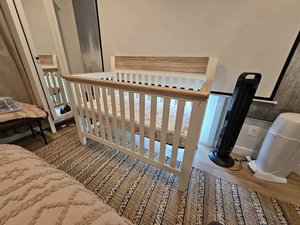 Suite Bebe Hayes 4-in-1 Convertible Crib
