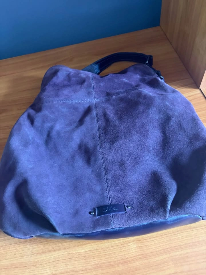 Cole Hahn Purple Suede Hobo bag with patent leather trim. - photo 3