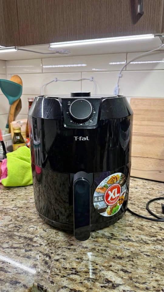 T-fal 4.2L Air Fryer – Excellent Working Condition