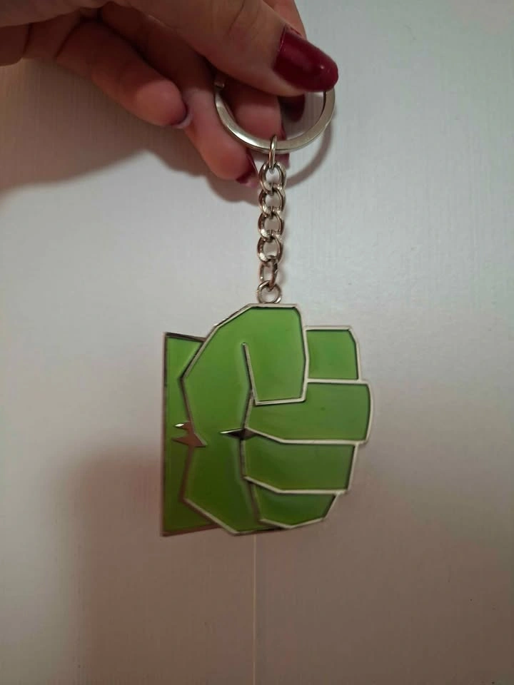 Cinemark Marvel Avengers: Infinity War Hulk Fist Keychain - photo 2