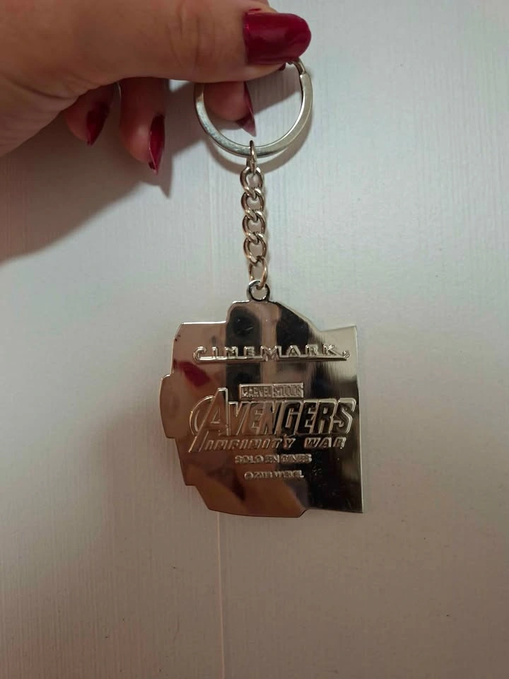 Cinemark Marvel Avengers: Infinity War Hulk Fist Keychain - photo 3