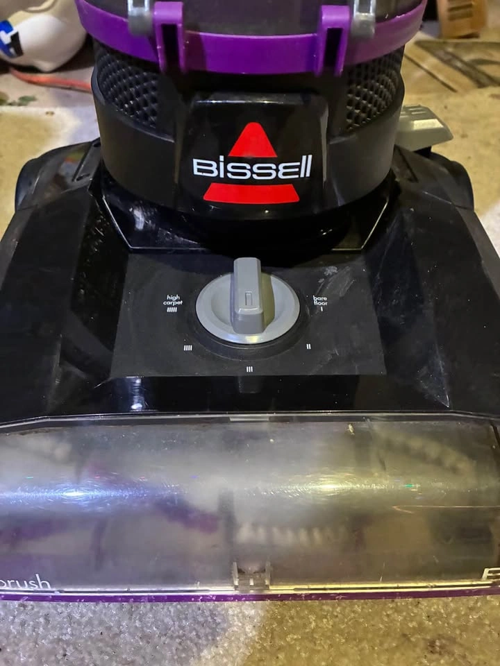 Bissell Powerforce bagless upright vacuum - photo 3