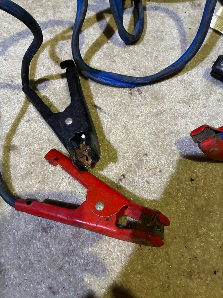 Car jumping cables - photo 2