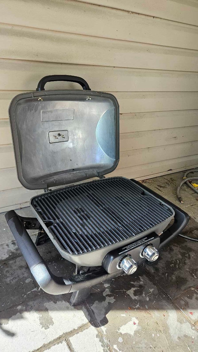 NexGrill 2-Burner Portable Propane BBQ – Used Once! - photo 2