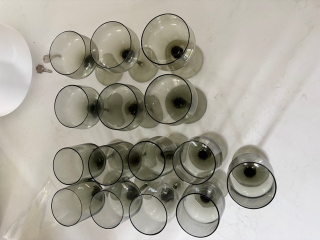 Retro Coup and Wine Glasses - photo 2