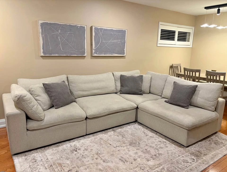 Contemporary 5-Piece Modular Sectional Sofa – Excellent Conditio