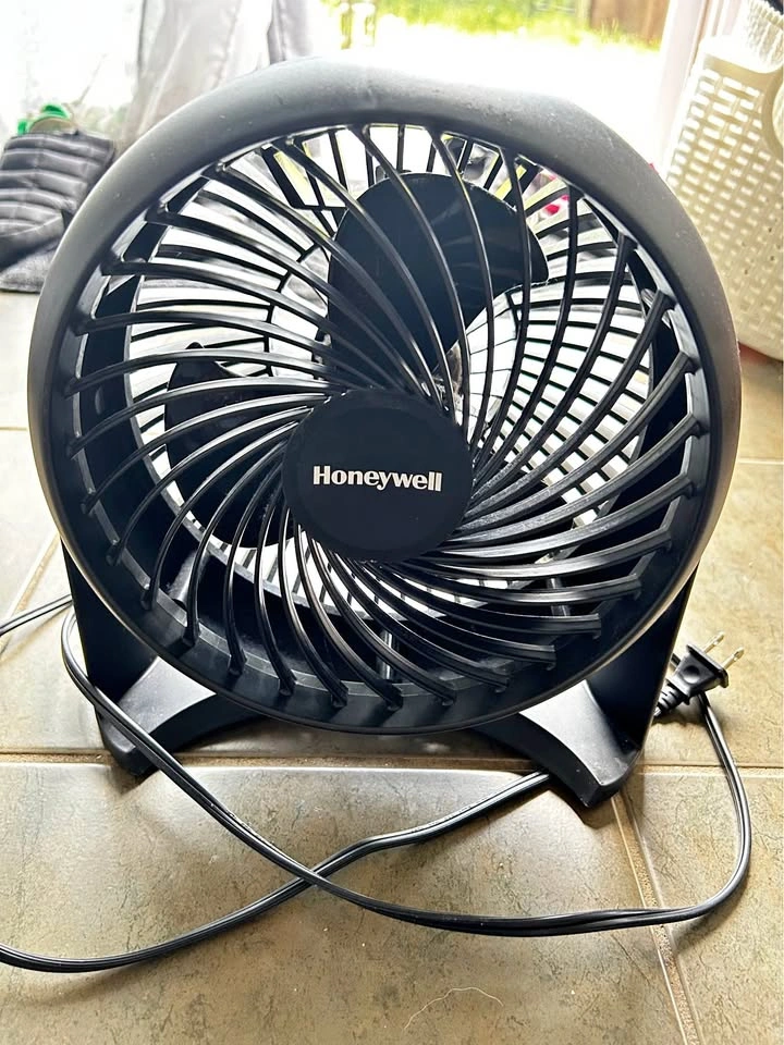 Honeywell Table Fan / Air Circulator – Excellent Working Conditi