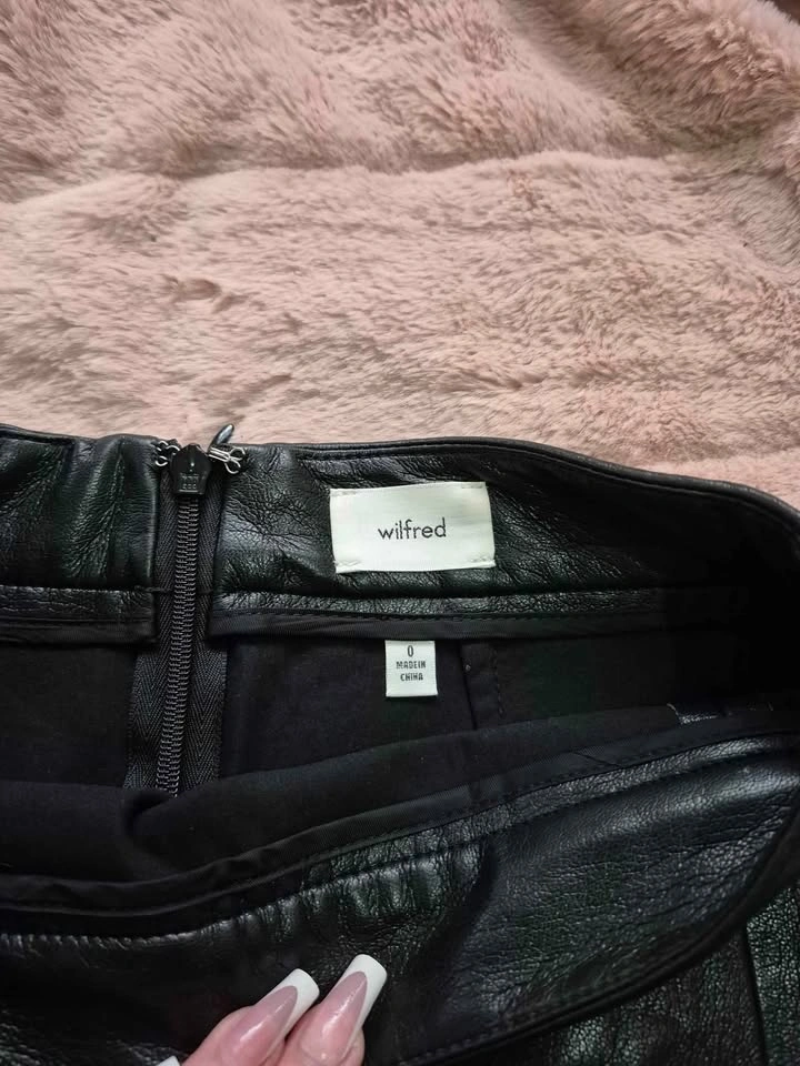 Size 0 Aritzia/Wilfred skirt - photo 2