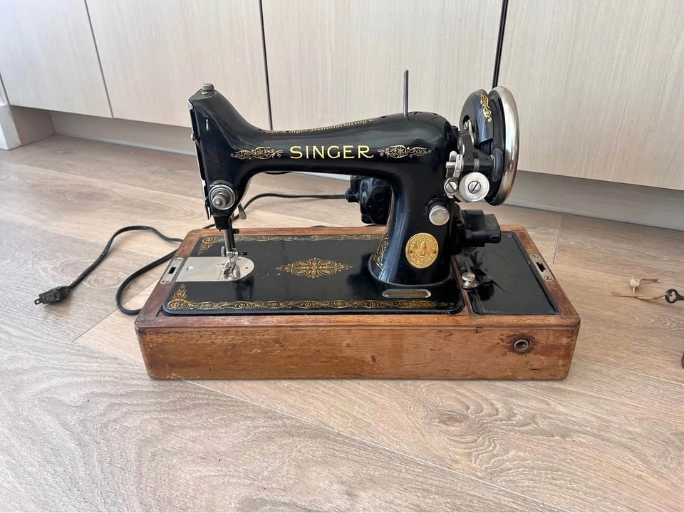 1939 Singer 99K Electric Sewing Machine