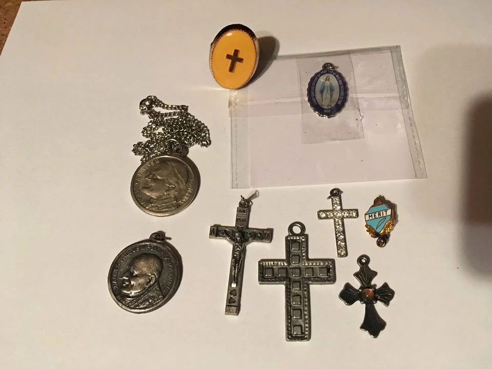 Religious Lot: Pope John Paul II Medal, Cross Charms, Pins