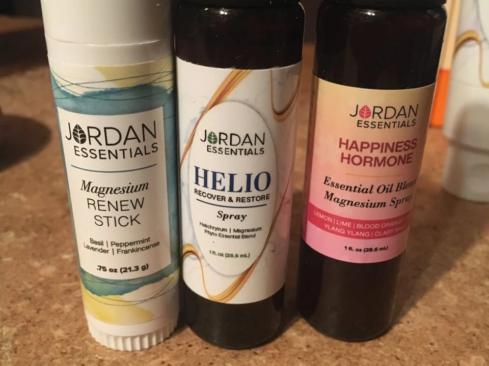 LOT OF 20 JORDAN ESSENTIALS GLOW & GO HELIO MAGNESIUM LOTION - photo 3