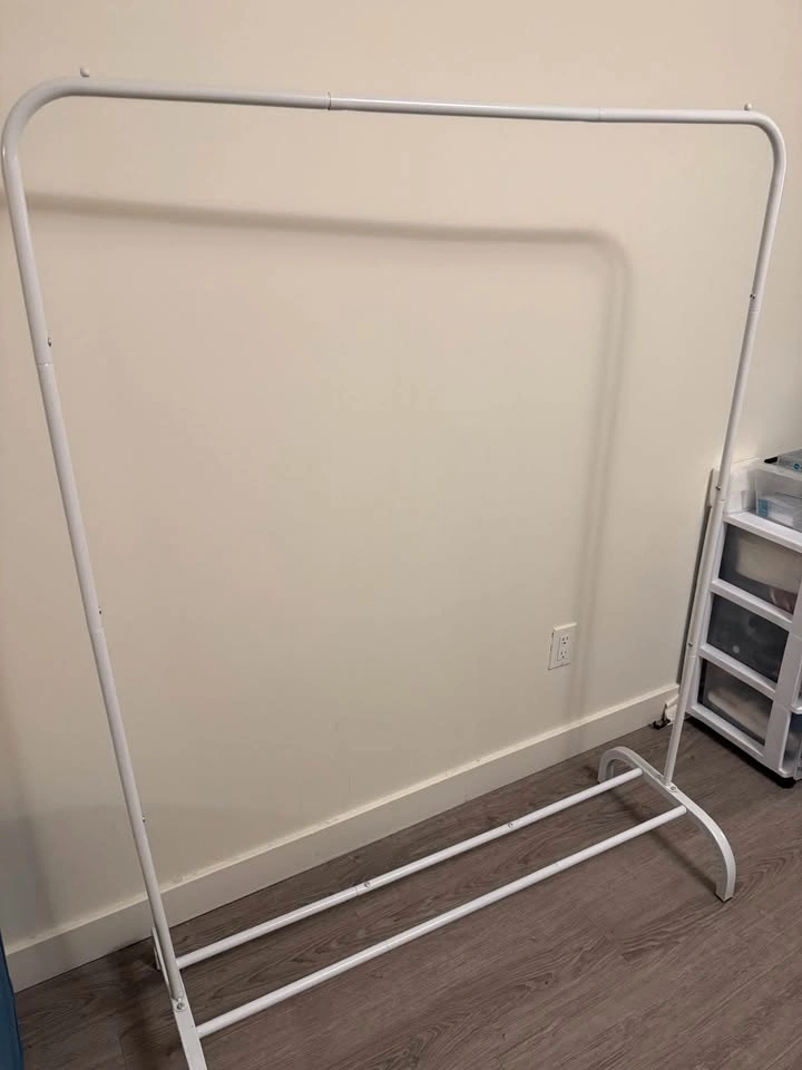 White clothing hanger rack - photo 2