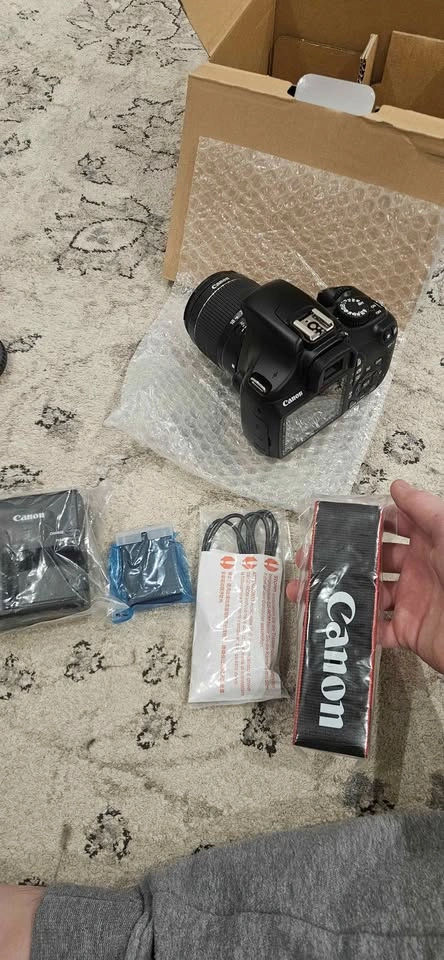 Canon Rebel t3 camera - photo 3