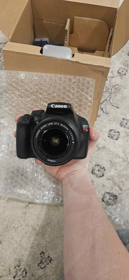 Canon Rebel t3 camera - photo 5