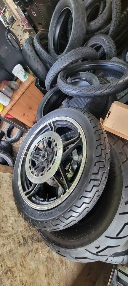 Front Wheel Assembly with Dunlop Tire & Brake Disc - 110/90-18 - photo 2
