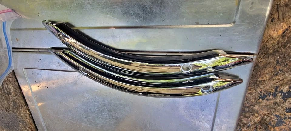 Chrome Saddlebag Guards / Supports - Yamaha V-Star Style