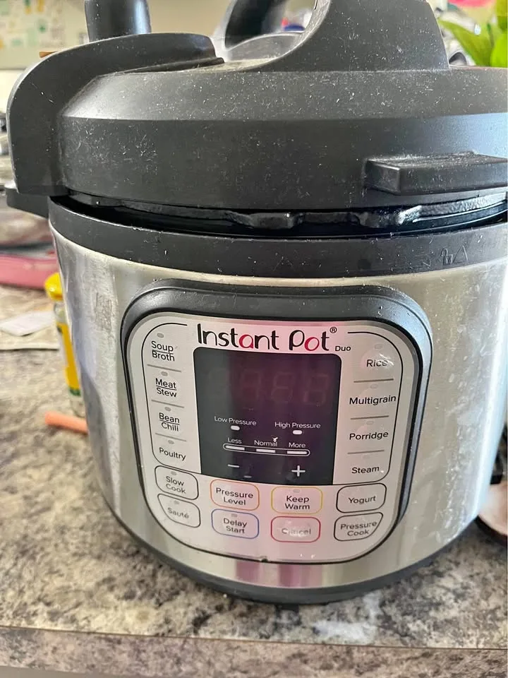 Move out sale-instant pot thumbnail