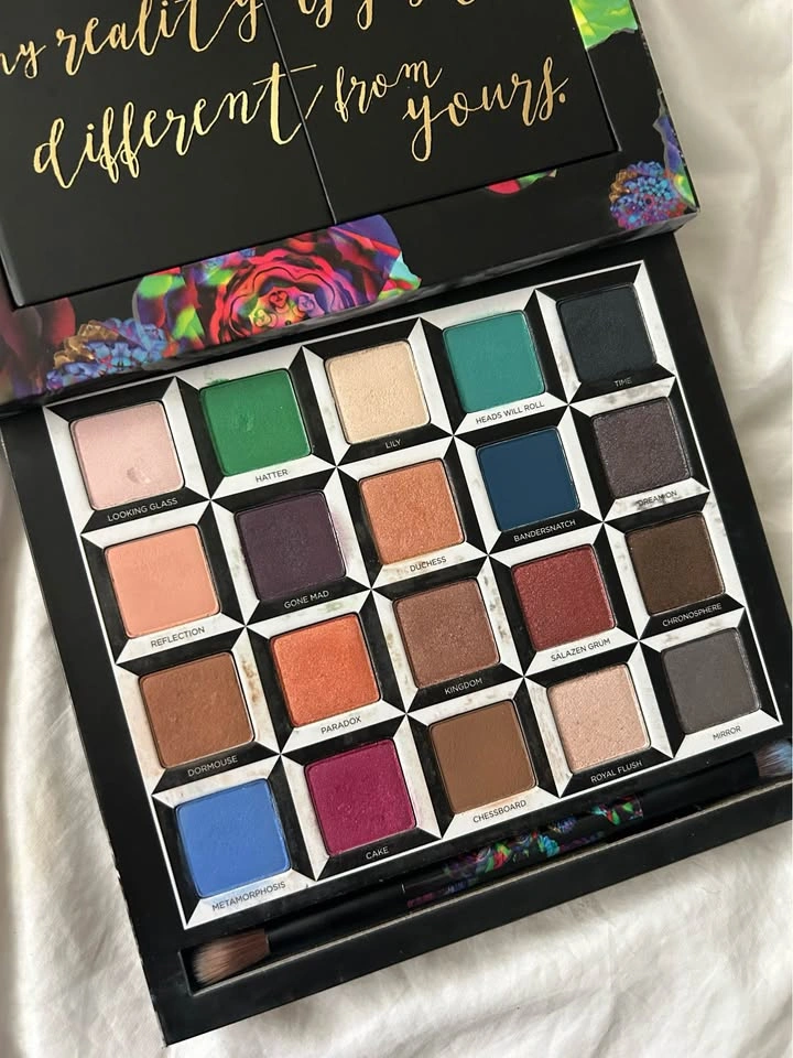 Urban Decay Disney Alice In Wonderland Palette + Brush - photo 3