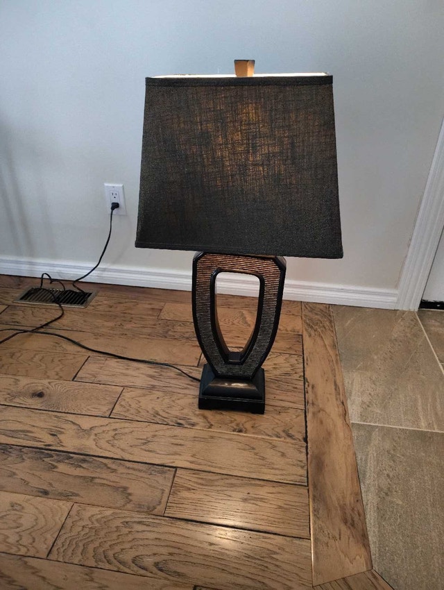 Trilight lamps
