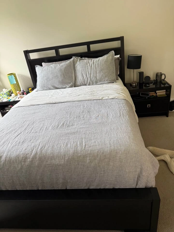 Bedroom Set - Queen Bed, Nightstands & Dresser - photo 2