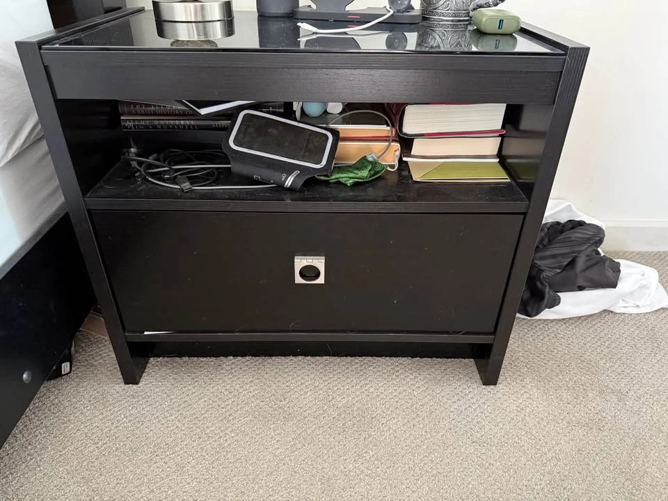 Bedroom Set - Queen Bed, Nightstands & Dresser - photo 3