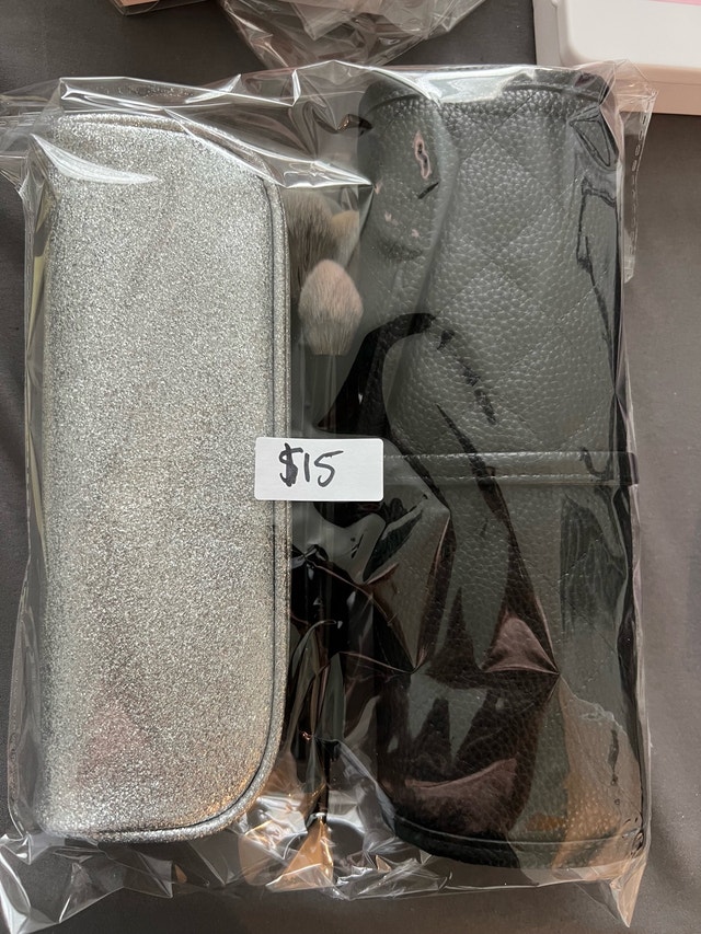 Makeup Brush Set with Travel Cases