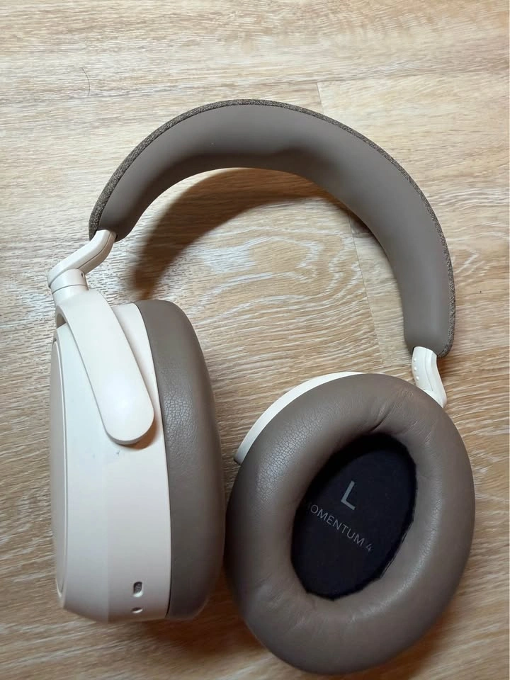 Sennheiser Momentum 4 Wireless Headphones - photo 3