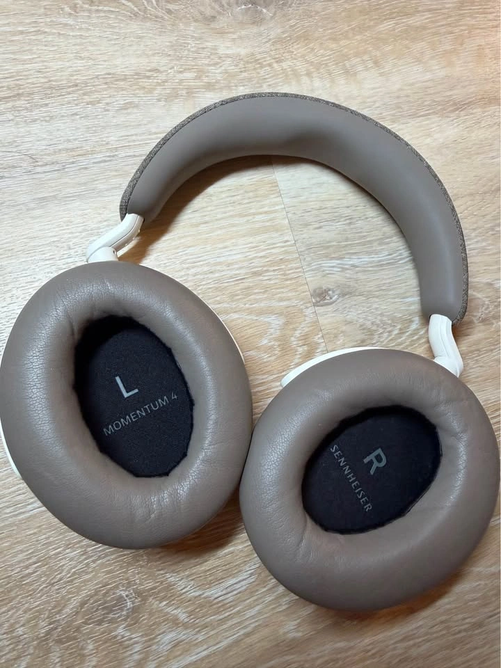 Sennheiser Momentum 4 Wireless Headphones - photo 4
