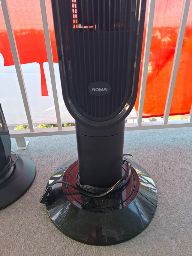 Pair of Tower Standing Fans - photo 3