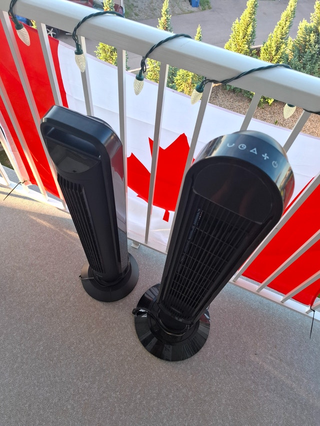 Pair of Tower Standing Fans - photo 4