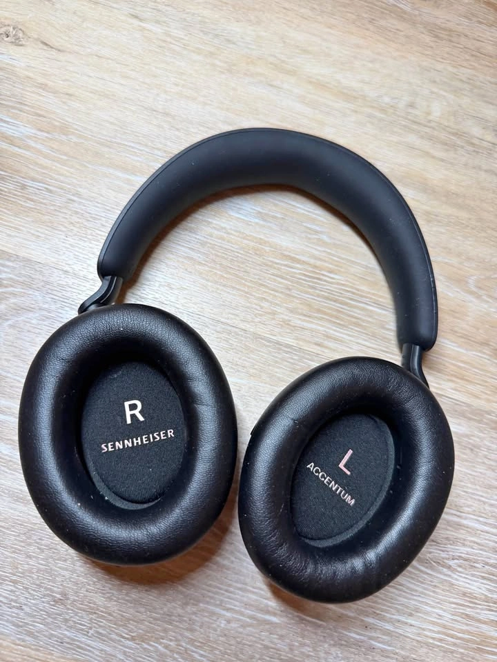 Sennheiser Accentum Wireless Headphones