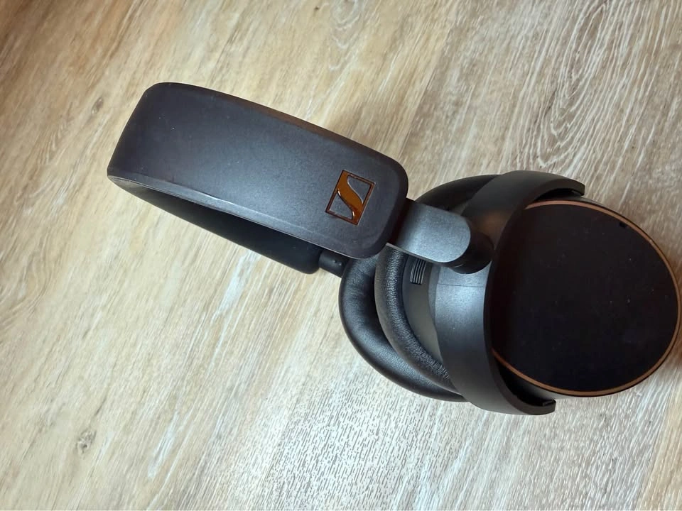 Sennheiser Accentum Wireless Headphones - photo 3