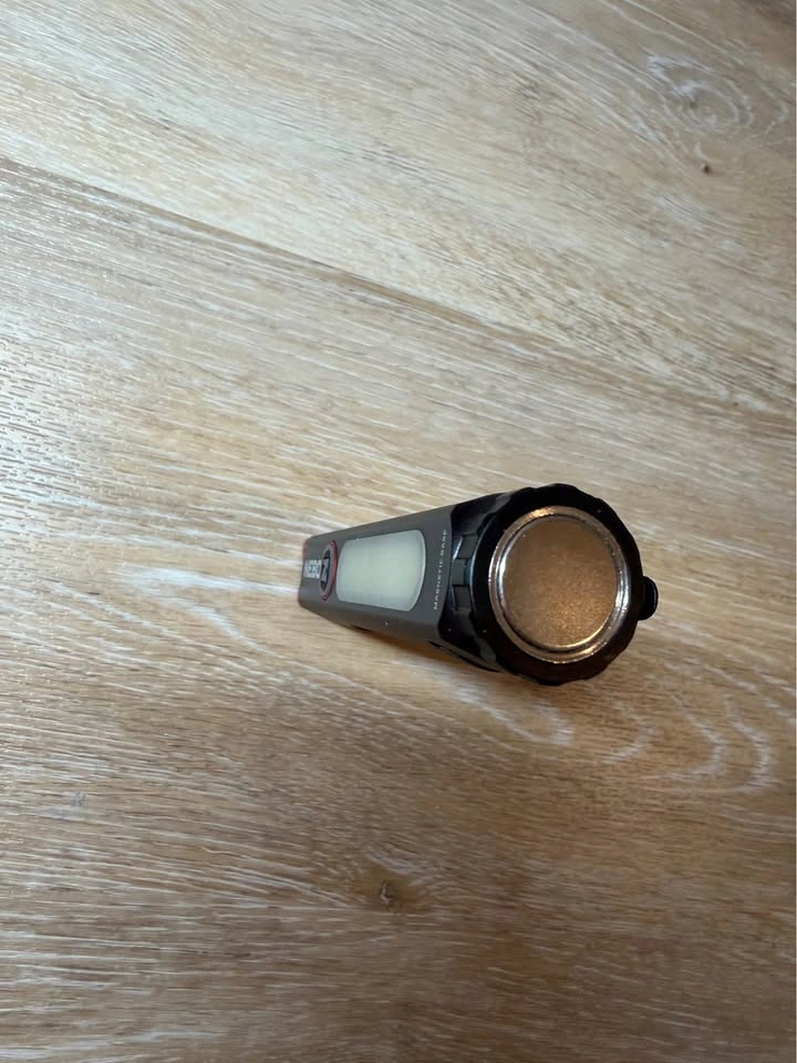 NEBO Mini Larry 500 Work Light Flashlight - photo 4