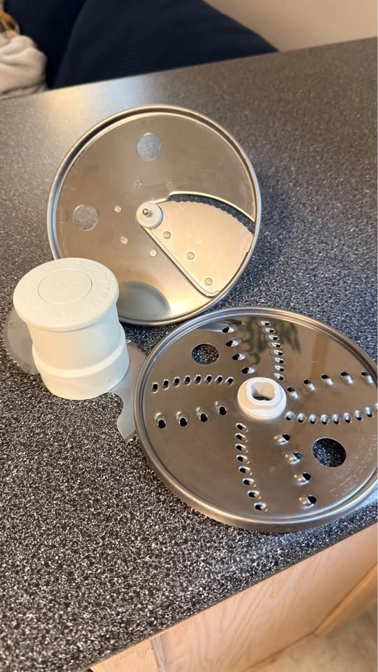 Cuisinart 7-quart food processor - photo 2