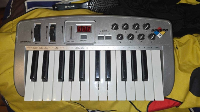 M-Audio Oxygen 8