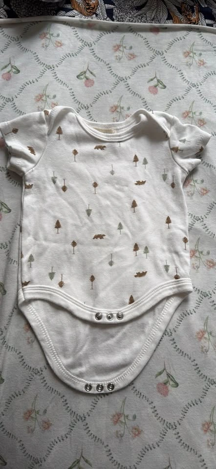 Baby Swaddle and Onesie Set - 0-3 months - photo 2