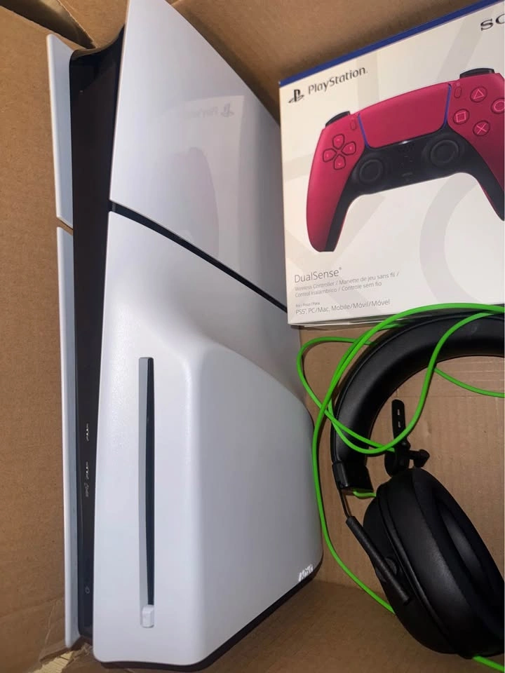 Ps5 Slim disk version - Spider-Man edition 1TB - photo 3